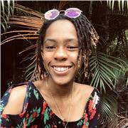 Professeur particulier donne des cours d’anglais aux élèves de collège et lycée